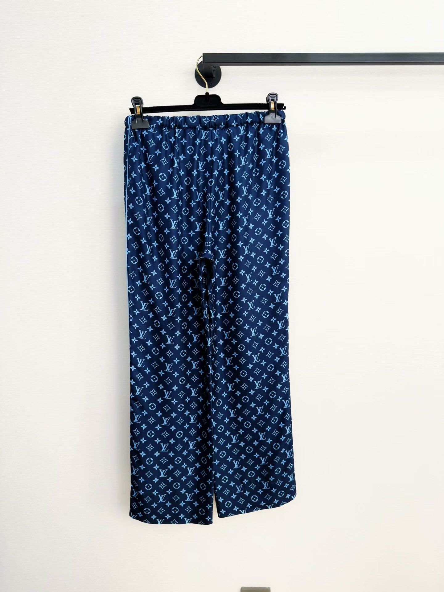 Louis Vuitton Louis Vuitton Blue Logo Print Sweatpants Size US 34 / EU 50 - 5 Thumbnail