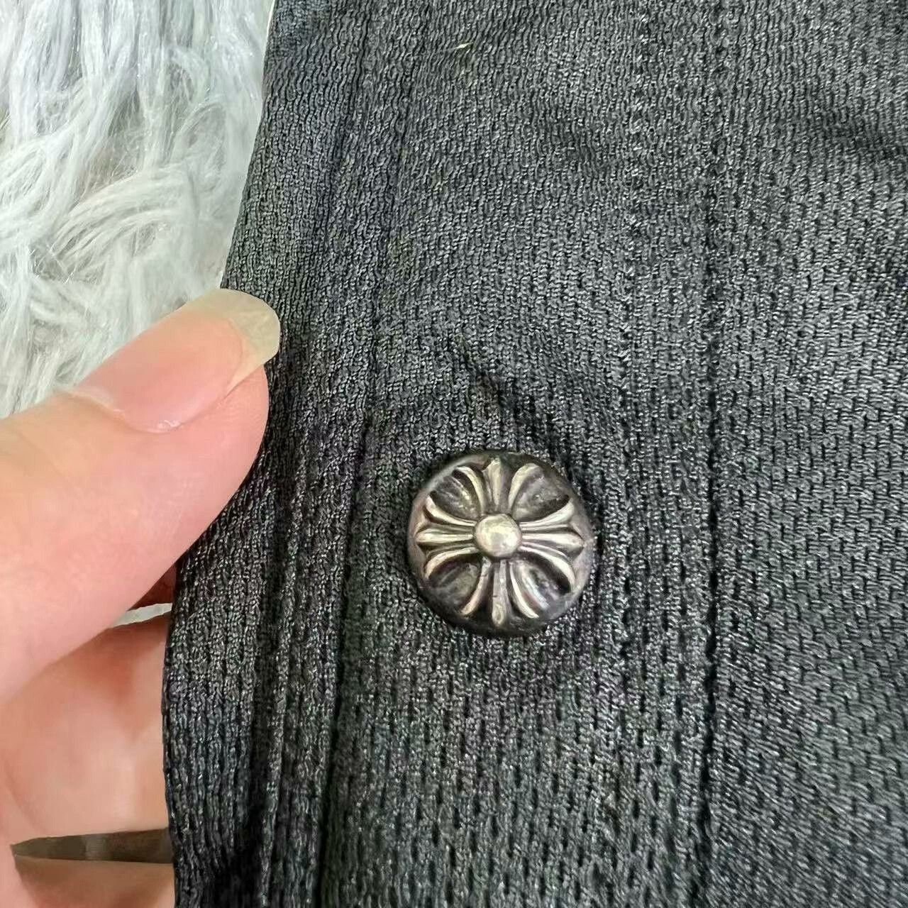 Chrome Hearts chrome hearts side-button black shorts Size US 26 / EU 42 - 3 Thumbnail