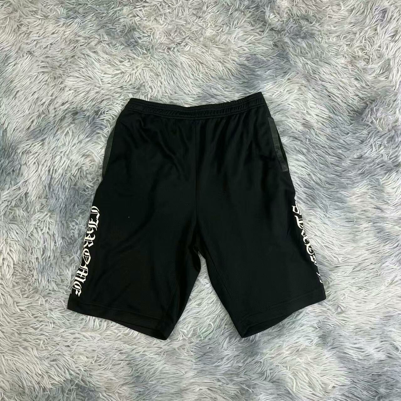 Chrome Hearts chrome hearts side-button black shorts Size US 26 / EU 42 - 2 Thumbnail