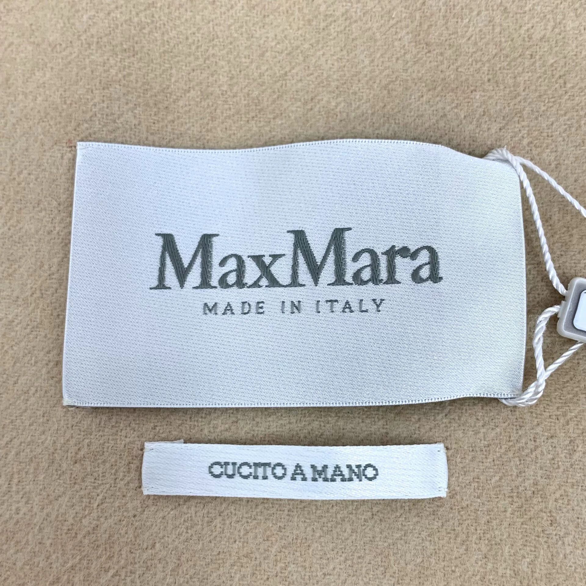 Max Mara camel hair button-up coat by maxmara Size US XS / EU 42 / 0 - 5 Thumbnail