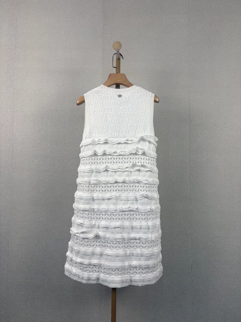 Chanel Chanel White Knit Sleeveless Dress Size US S / EU 44-46 / 1 - 2 Thumbnail