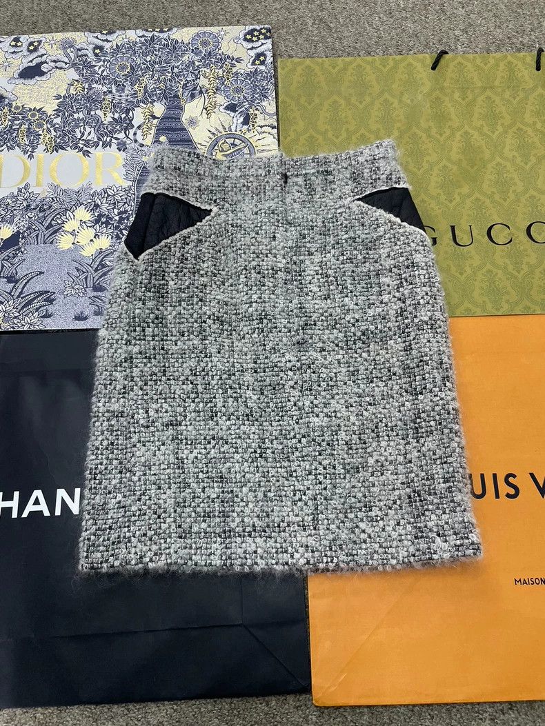 Chanel Chanel Gray Tweed Skirt Size US 38 / EU 54 - 2 Thumbnail