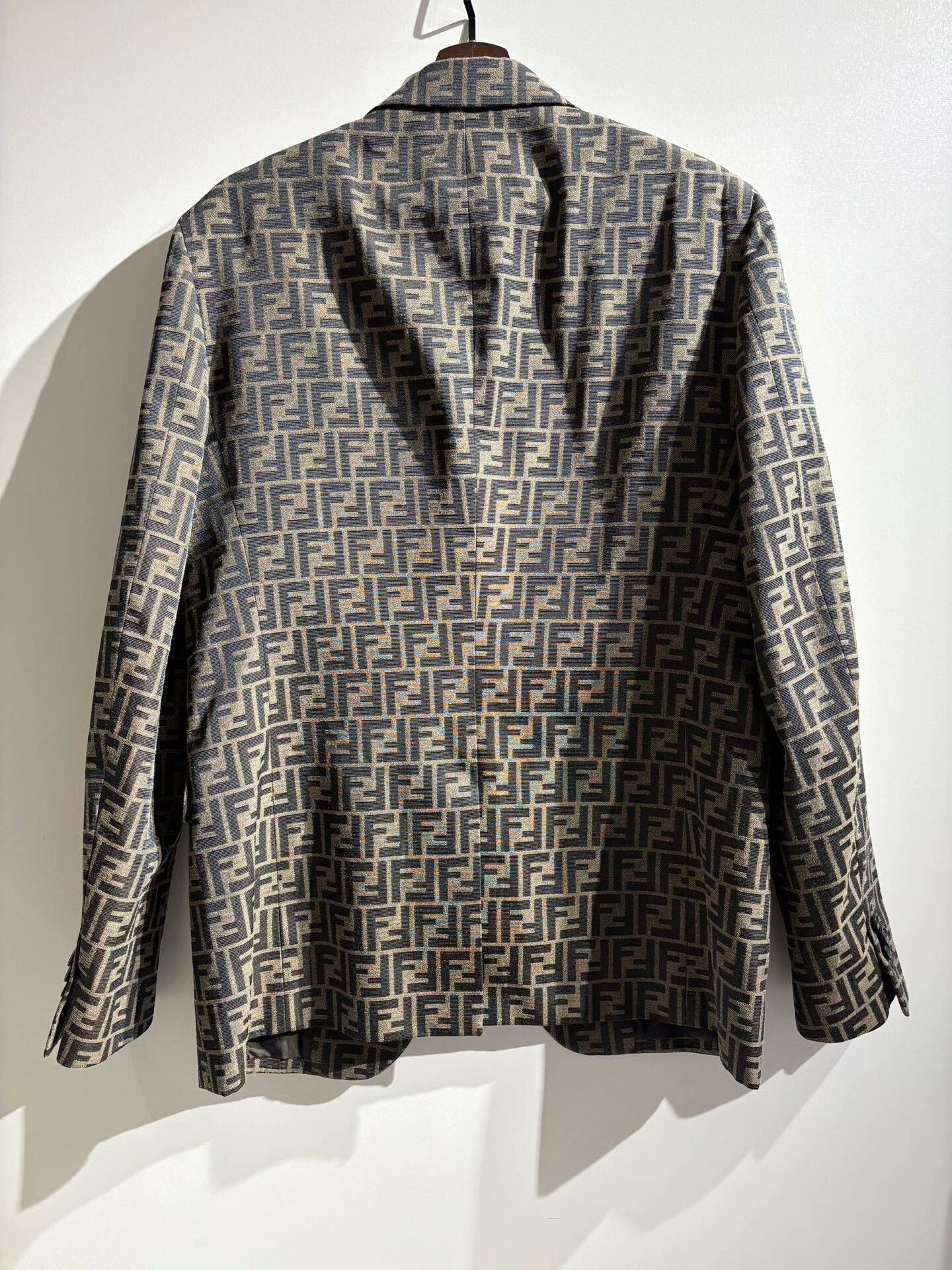 Fendi fendi logo print long sleeve casual blazer Size US L / EU 52-54 / 3 - 6 Thumbnail