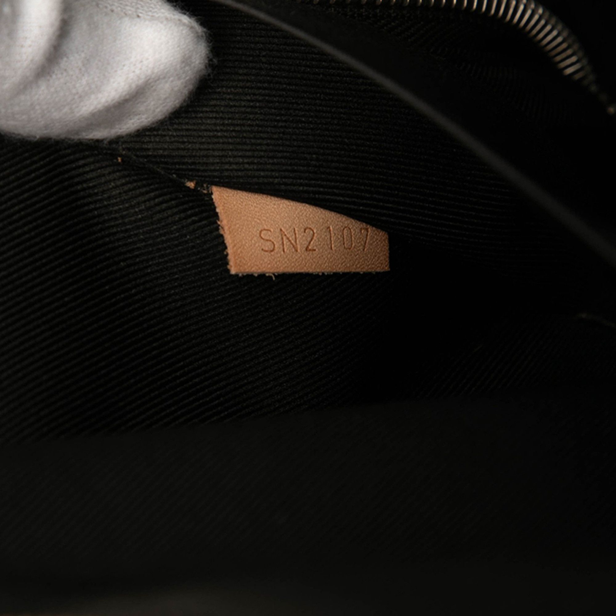 Louis Vuitton Louis Vuitton Monogram Horizon Accessoires Pouch Size ONE SIZE - 5 Thumbnail