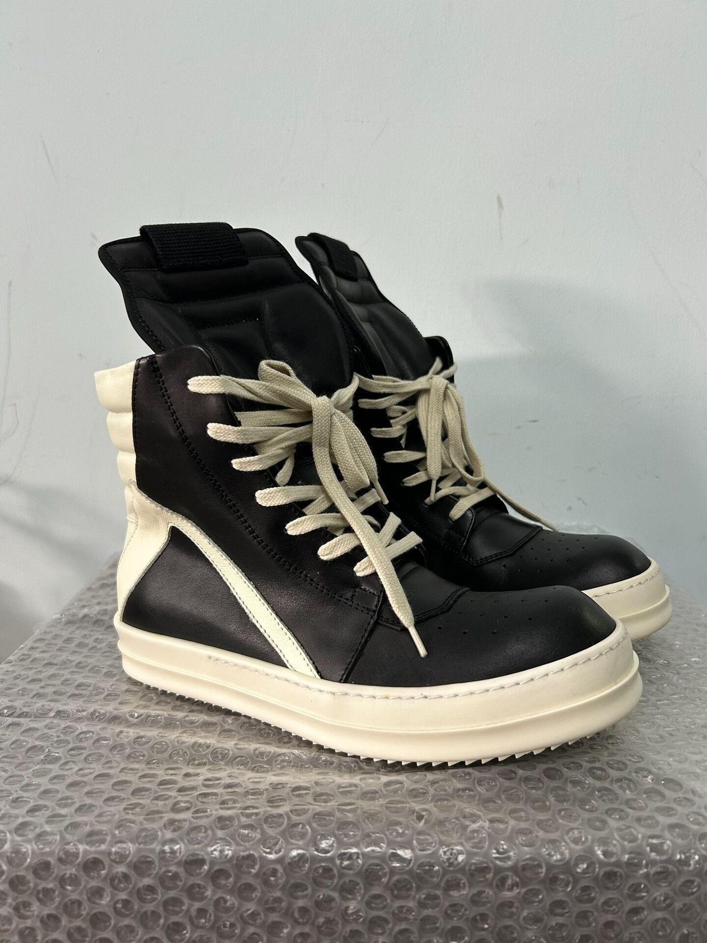 Rick Owens brand new rick owens black high-top shoes Size US 8 / EU 41 - 3 Thumbnail