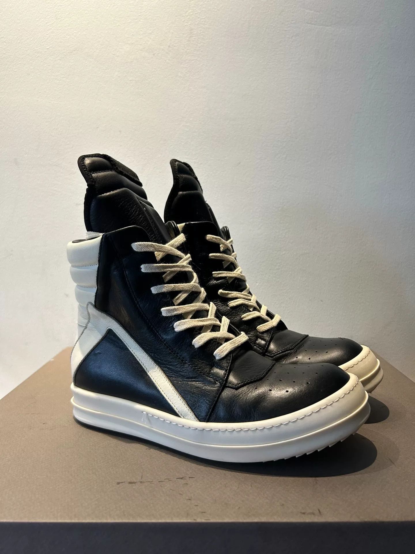Rick Owens rick owens black high-top sneakers size 37 Size US 6 / EU 39 - 3 Thumbnail