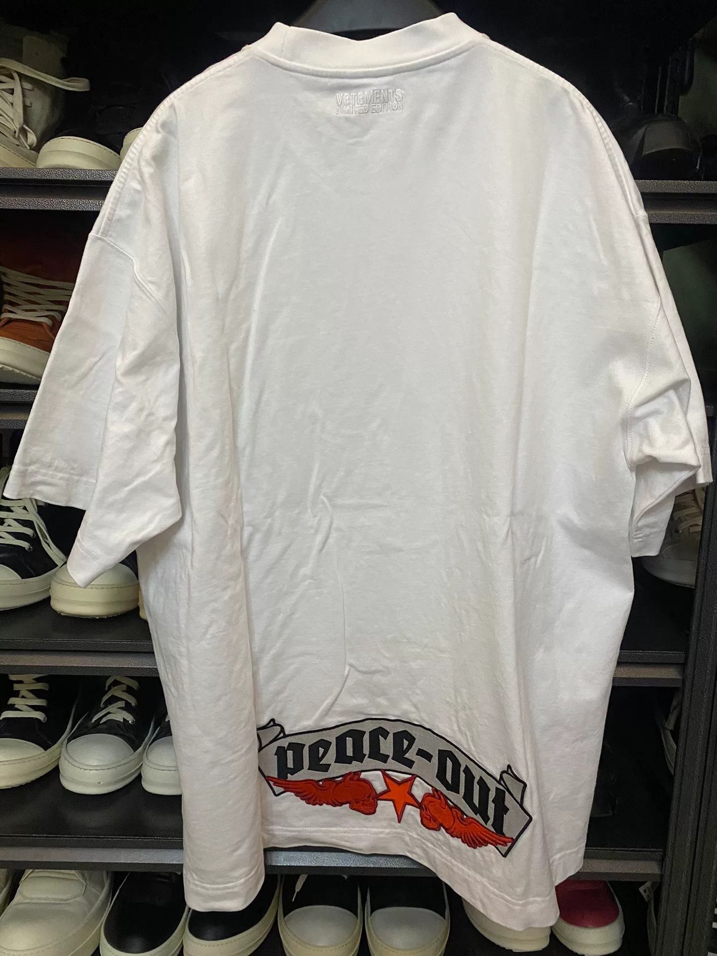 Vetements vetements embroidered short sleeve t-shirt Size US M / EU 48-50 / 2 - 3 Thumbnail
