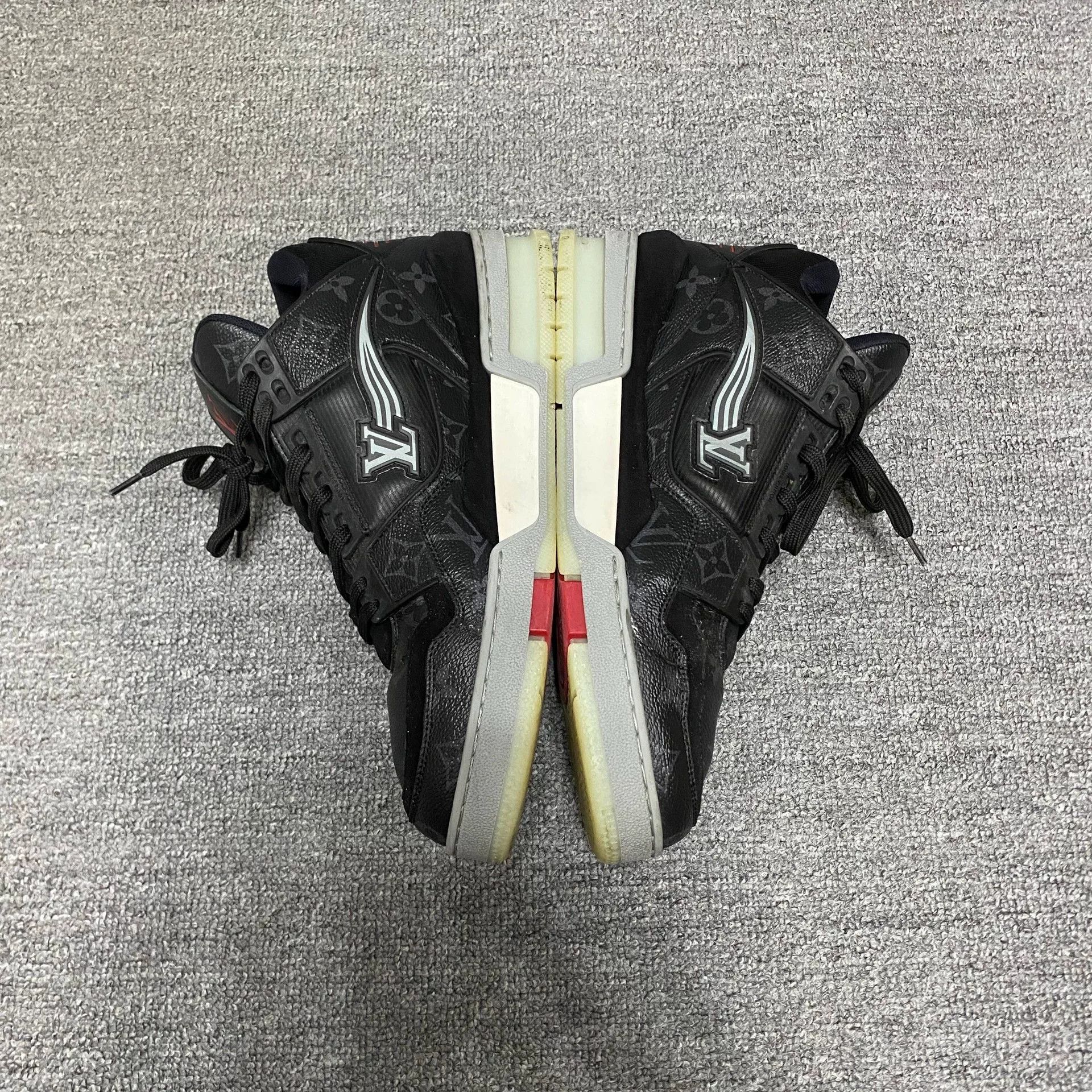 Louis Vuitton LOUIS VUITTON LV Trainer Black Sneakers Size US 7.5 / EU 40-41 - 4 Thumbnail
