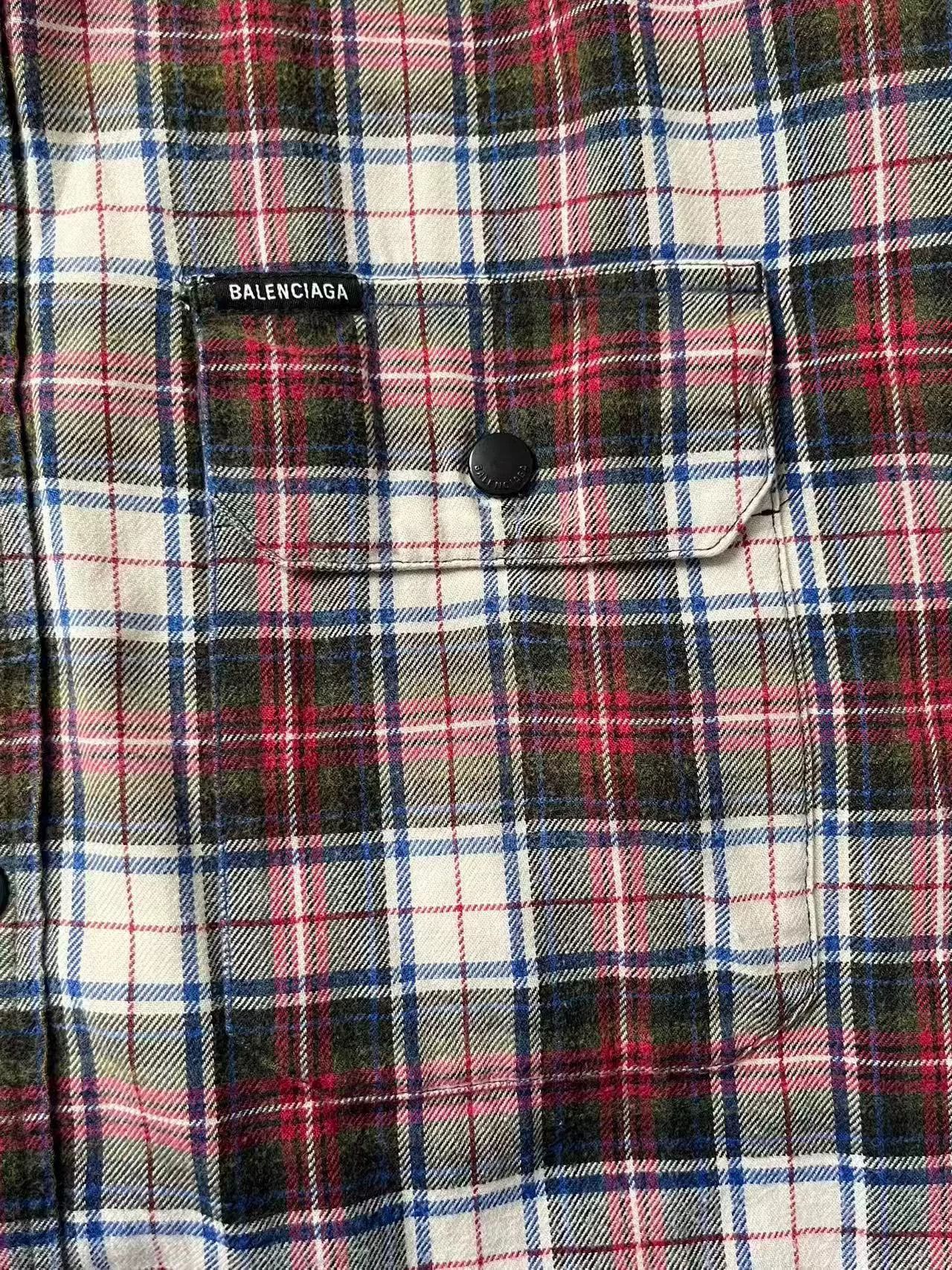 Balenciaga Balenciaga Plaid Button-Up Shirt Men Size US M / EU 48-50 / 2 - 3 Thumbnail