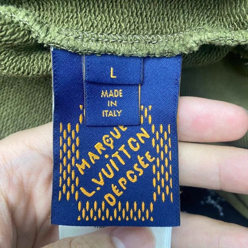 Louis Vuitton LV SS24 Pharrell collaboration Logo long-sleeve sweatshirt Size US L / EU 52-54 / 3 - 4 Thumbnail