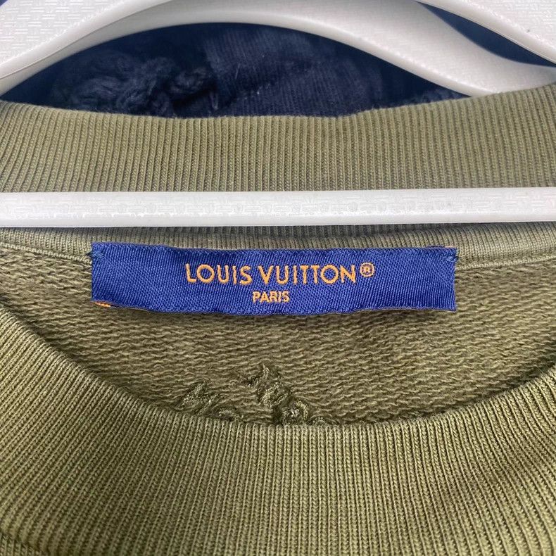 Louis Vuitton LV SS24 Pharrell collaboration Logo long-sleeve sweatshirt Size US L / EU 52-54 / 3 - 3 Thumbnail