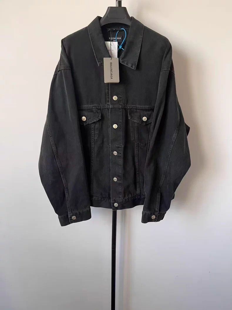 Balenciaga Balenciaga Graffiti Denim Jacket Black Size US S / EU 44-46 / 1 - 2 Thumbnail