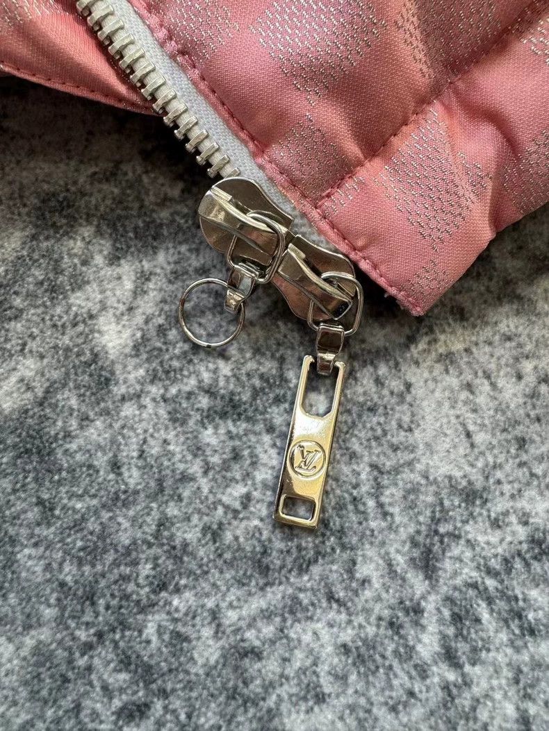 Louis Vuitton Louis Vuitton Pink Checkerboard Down Jacket Size US XS / EU 42 / 0 - 7 Thumbnail