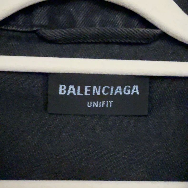 Balenciaga Balenciaga Spray Paint BB Denim Jacket Size US S / EU 44-46 / 1 - 2 Thumbnail