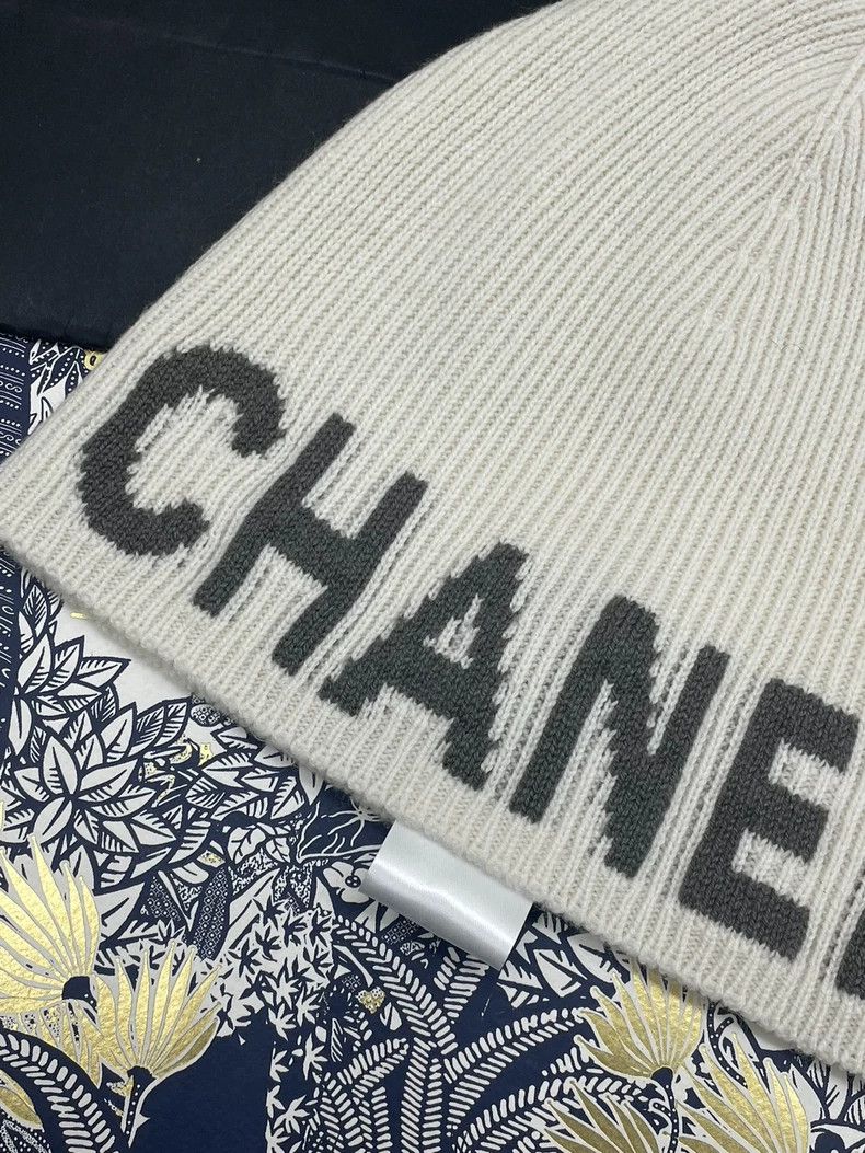 Chanel Chanel 25C White Letter Cashmere Beanie Size ONE SIZE - 2 Thumbnail