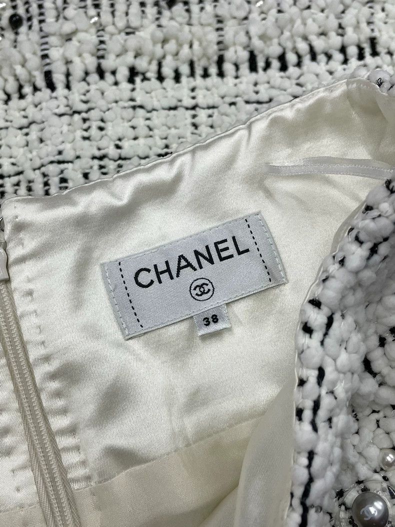 Chanel Chanel Black White Knit Stripe Skirt Size US 38 / EU 54 - 4 Thumbnail