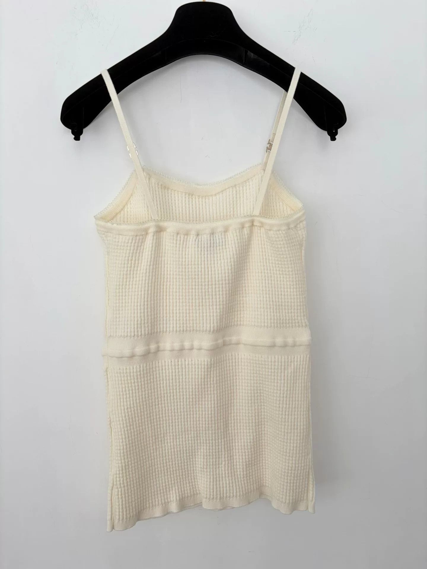 Chanel Chanel 24A Beige Knit Camisole Top Size US S / EU 44-46 / 1 - 2 Thumbnail