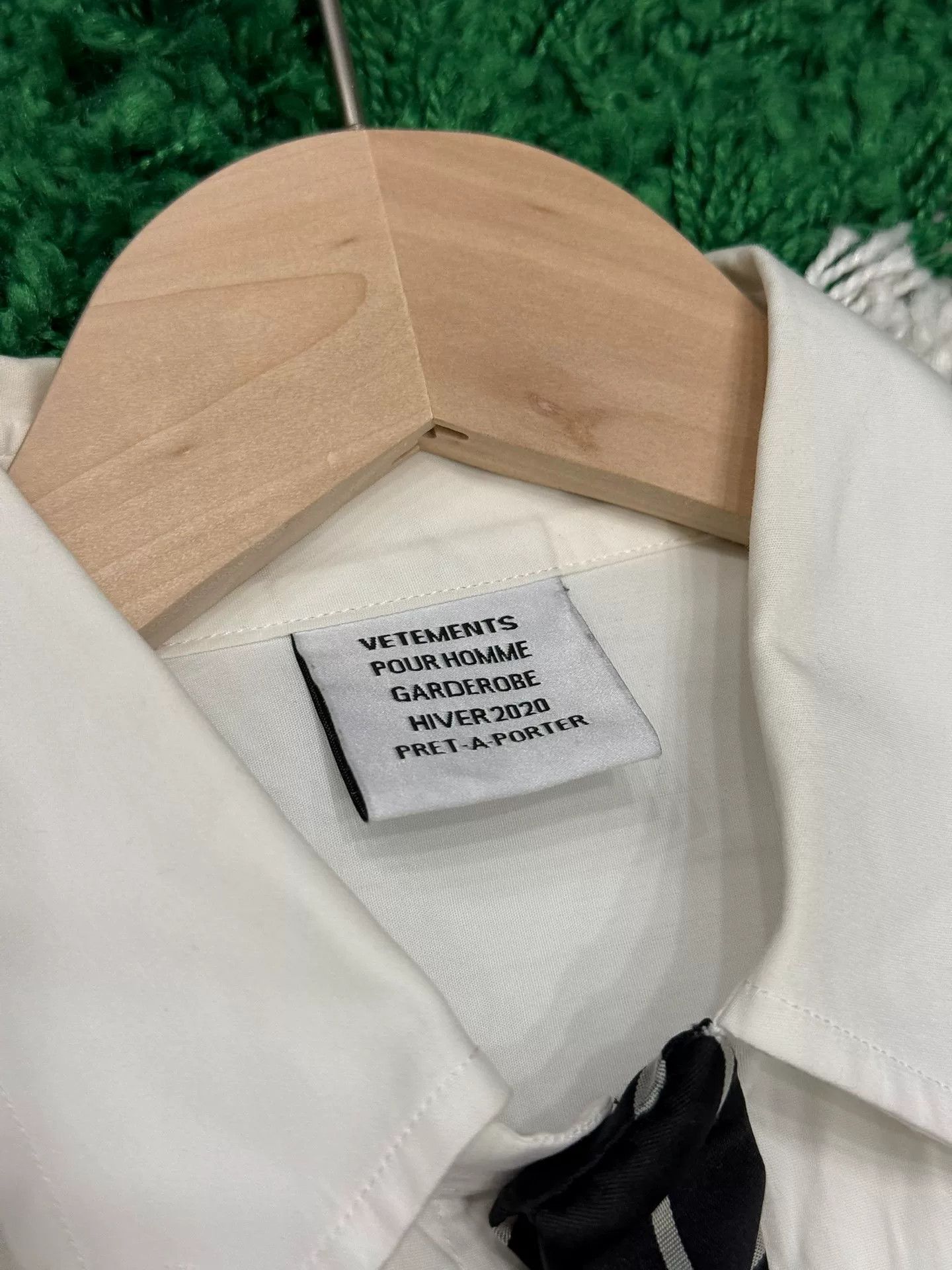 Vetements Vetements White Oversized Runway Shirt M Size US M / EU 48-50 / 2 - 3 Thumbnail