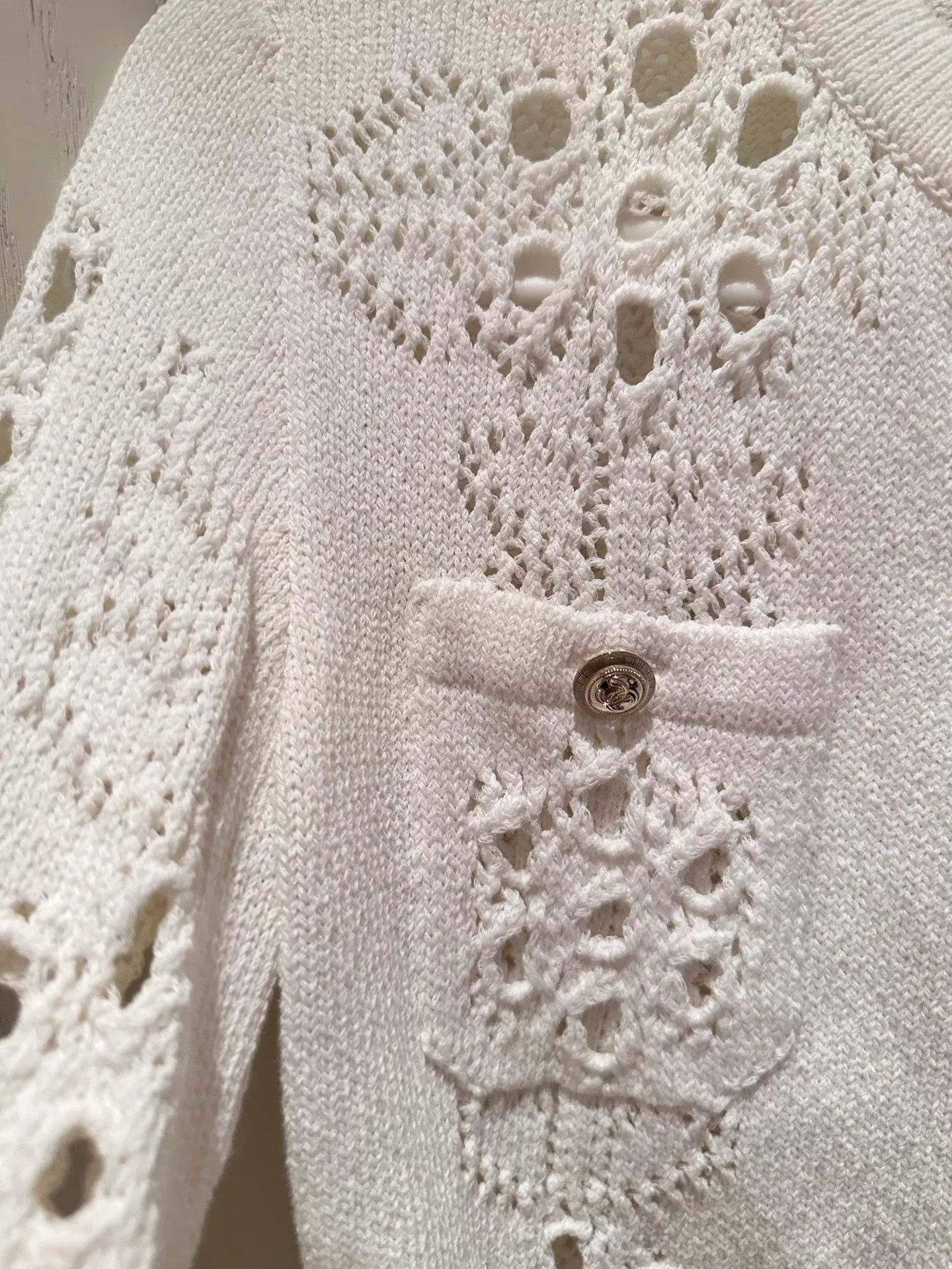 Chanel white cropped Chanel cardigan 2021 Size US S / EU 44-46 / 1 - 6 Thumbnail