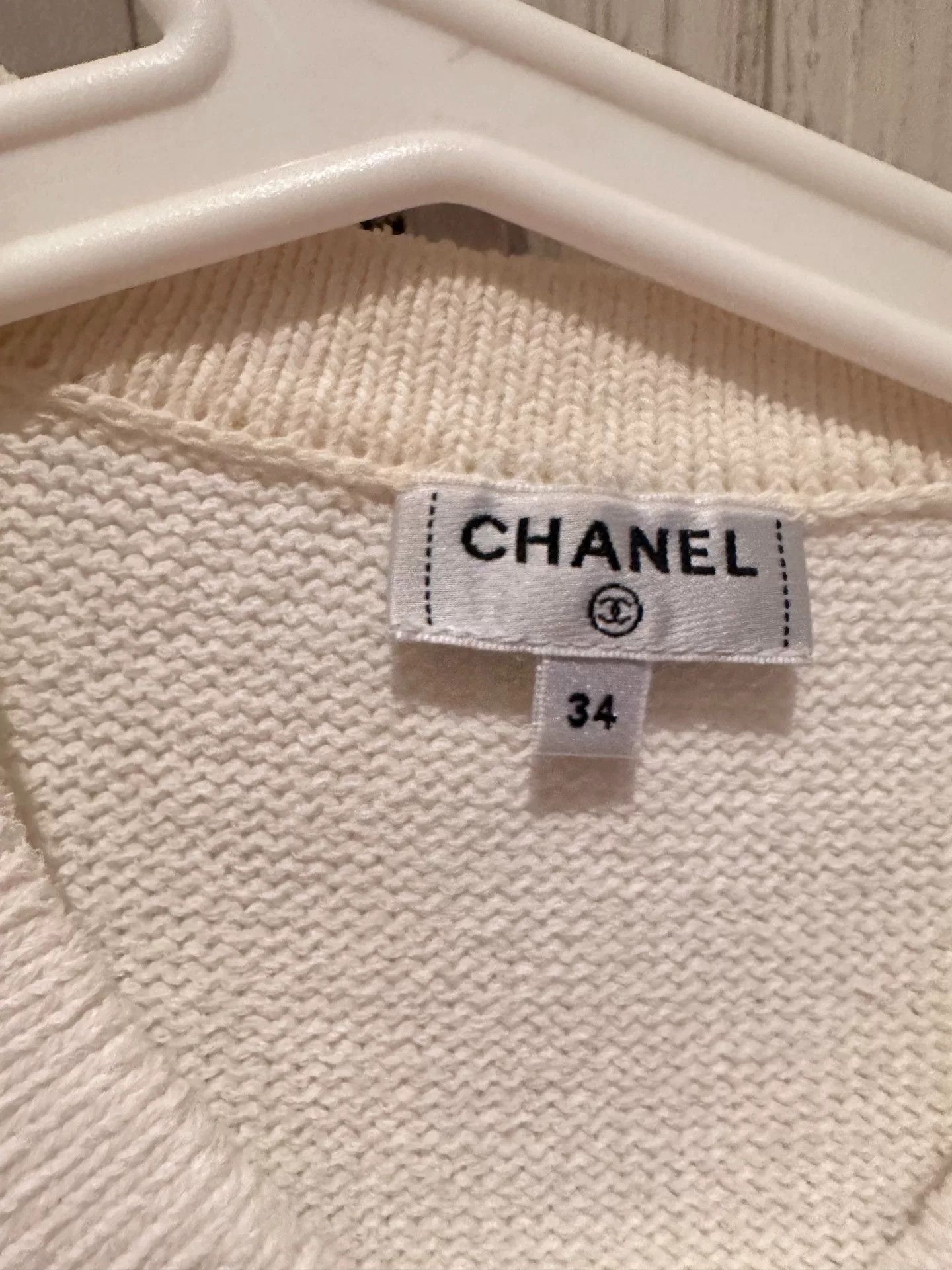 Chanel white cropped Chanel cardigan 2021 Size US S / EU 44-46 / 1 - 2 Thumbnail