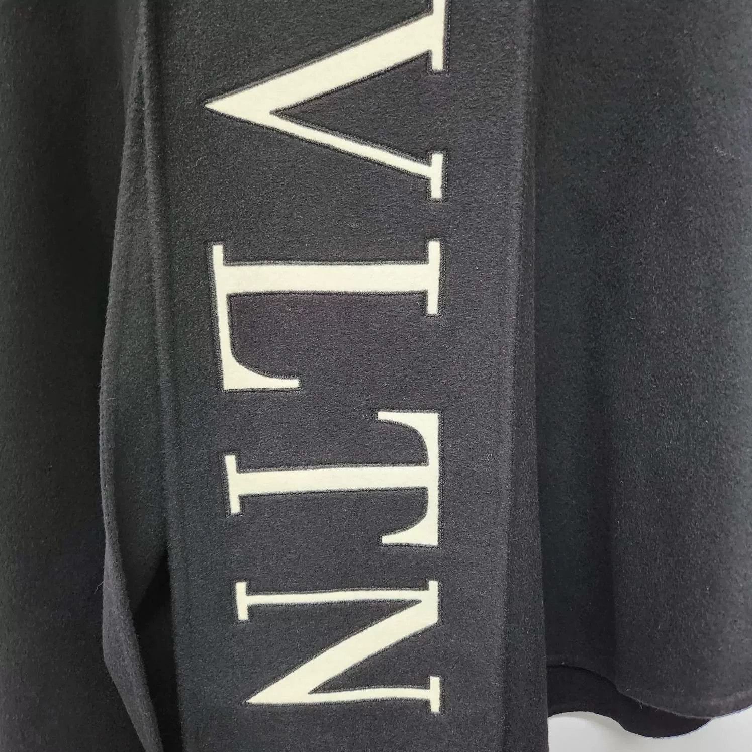 Valentino Valentino Lettered Cloak Coat Size US S / EU 44-46 / 1 - 4 Thumbnail