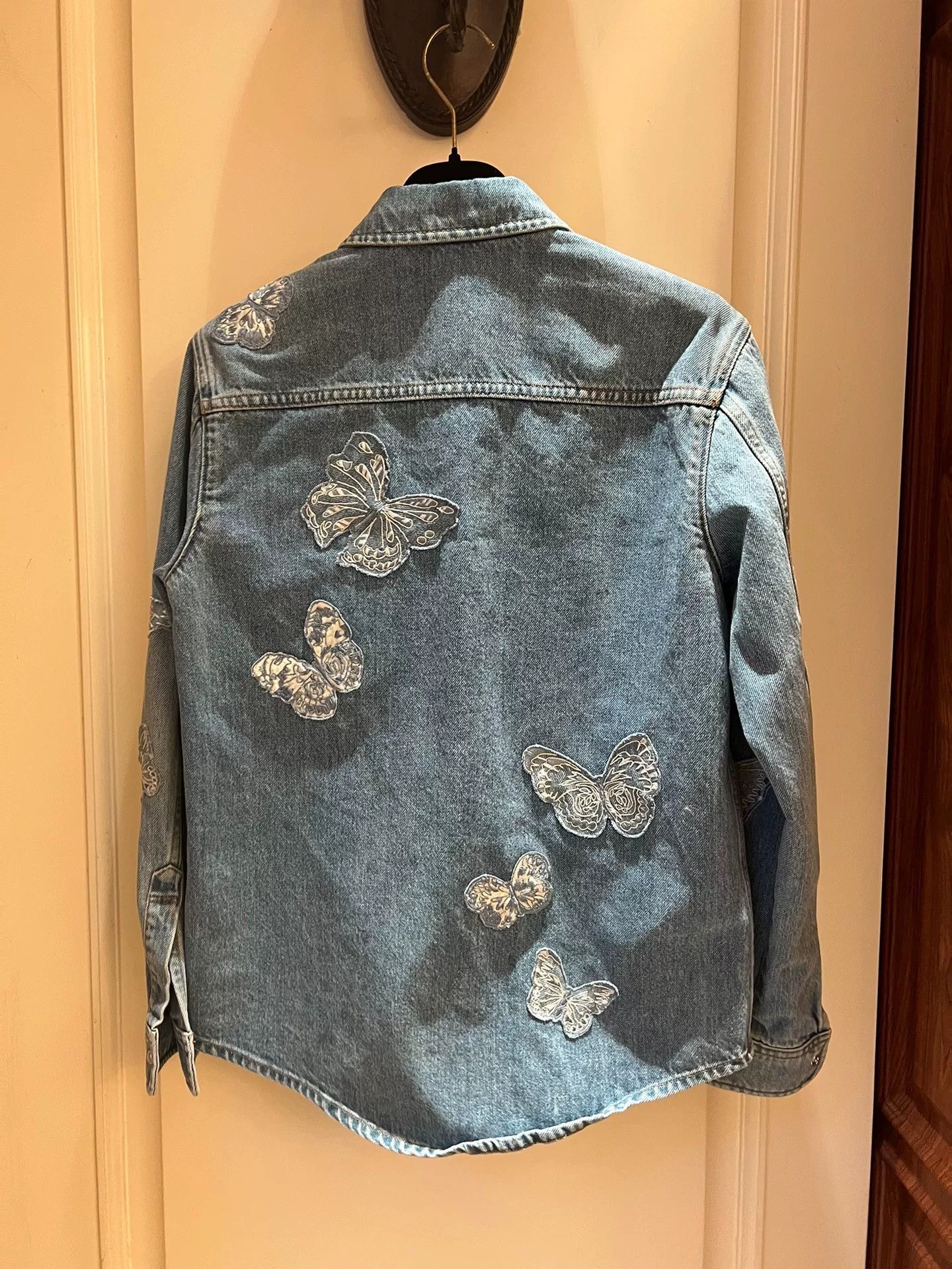 Valentino Valentino Butterfly Embroidery Denim Shirt Size US S / EU 44-46 / 1 - 2 Thumbnail