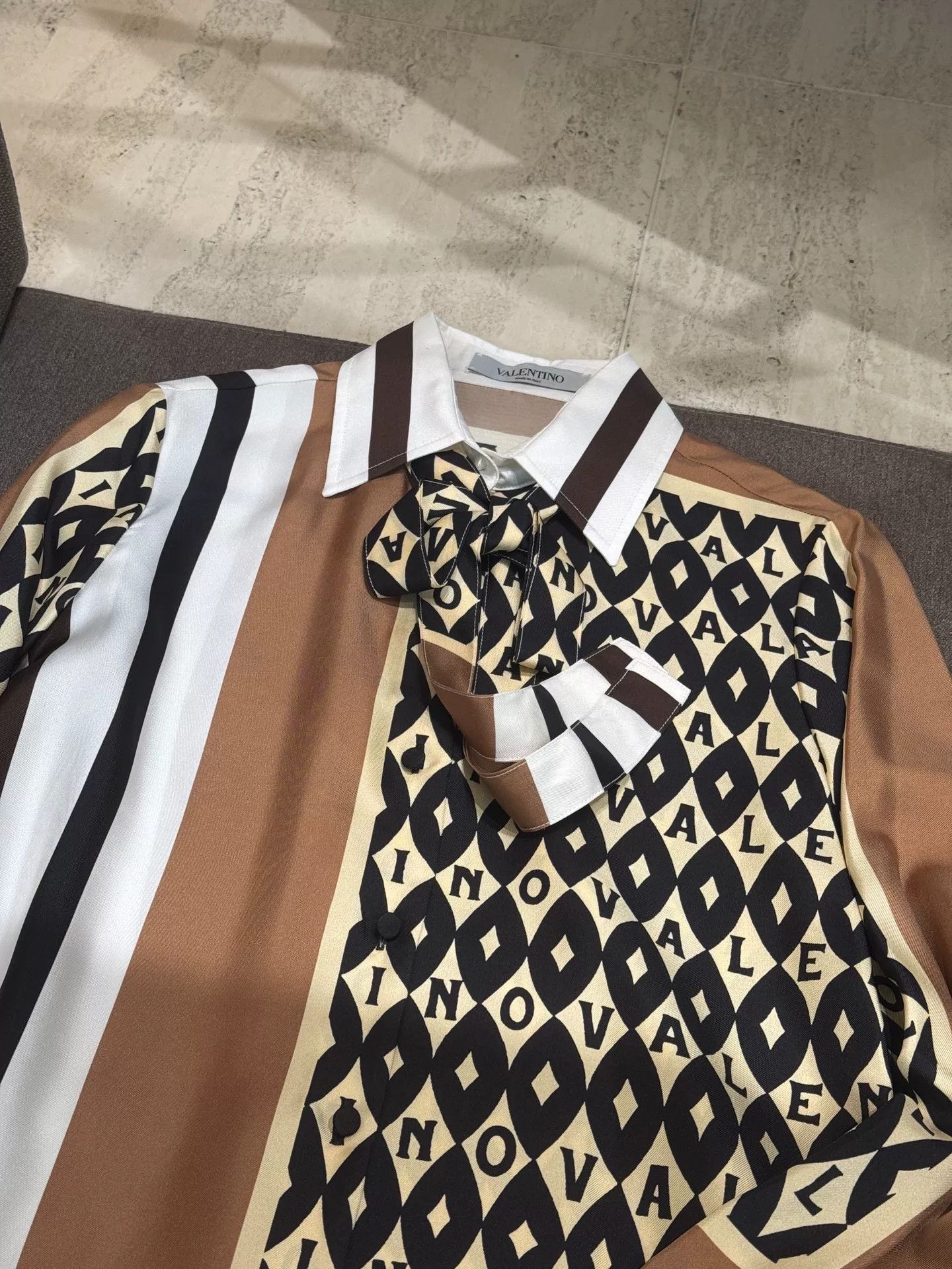 Valentino Valentino Logo Colorblock Knit Shirt Size S / US 4 / IT 40 - 2 Thumbnail