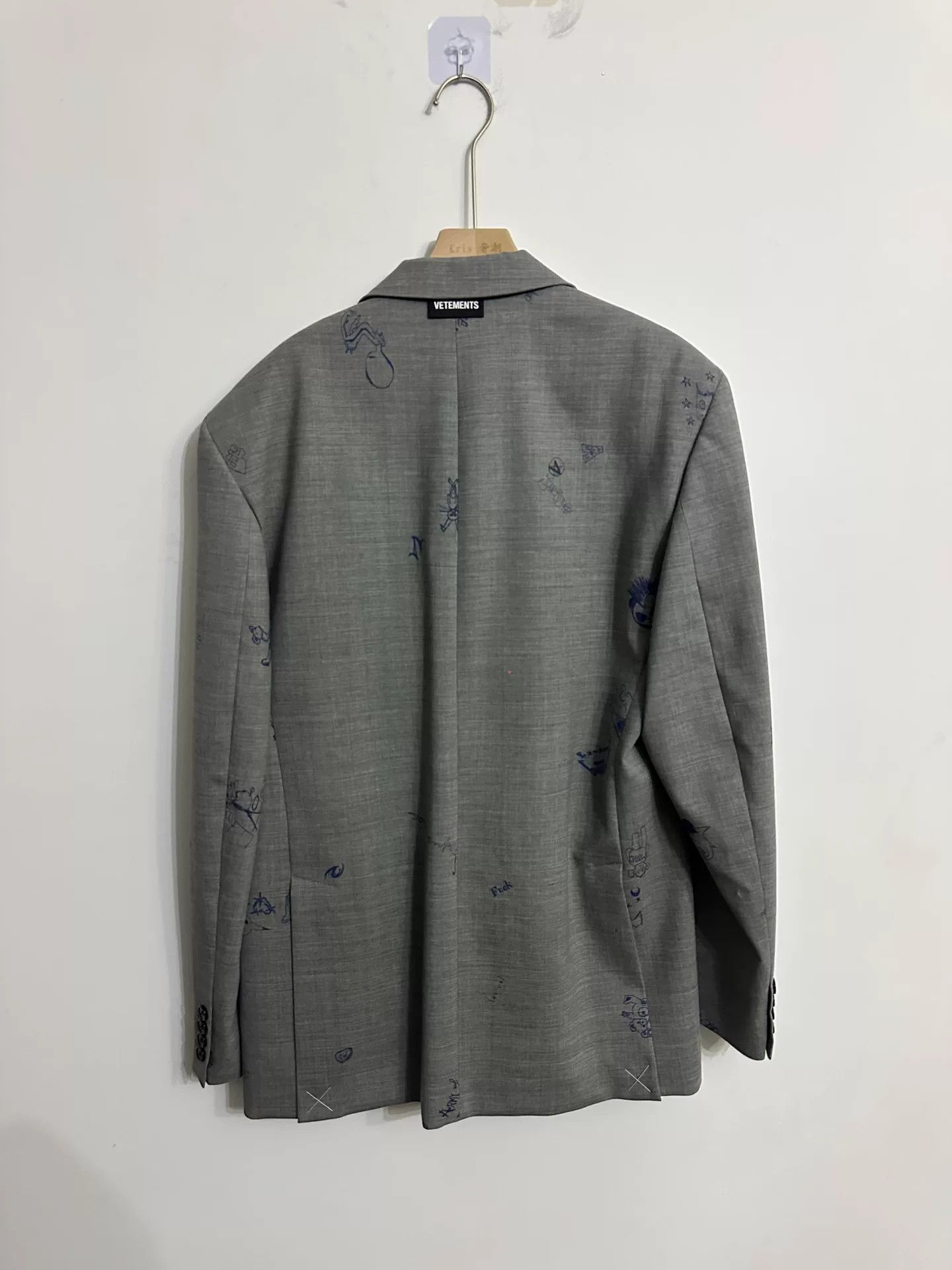 Vetements vetements graffiti print blazer in gray Size US XS / EU 42 / 0 - 2 Thumbnail