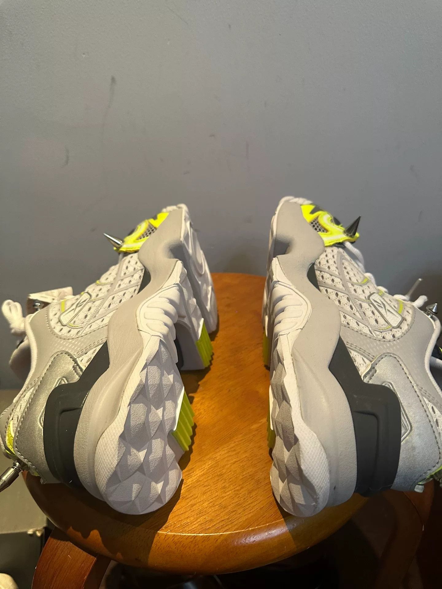 Vetements vetements reebok collaboration studded running shoes Size US 6.5 / EU 39-40 - 3 Thumbnail