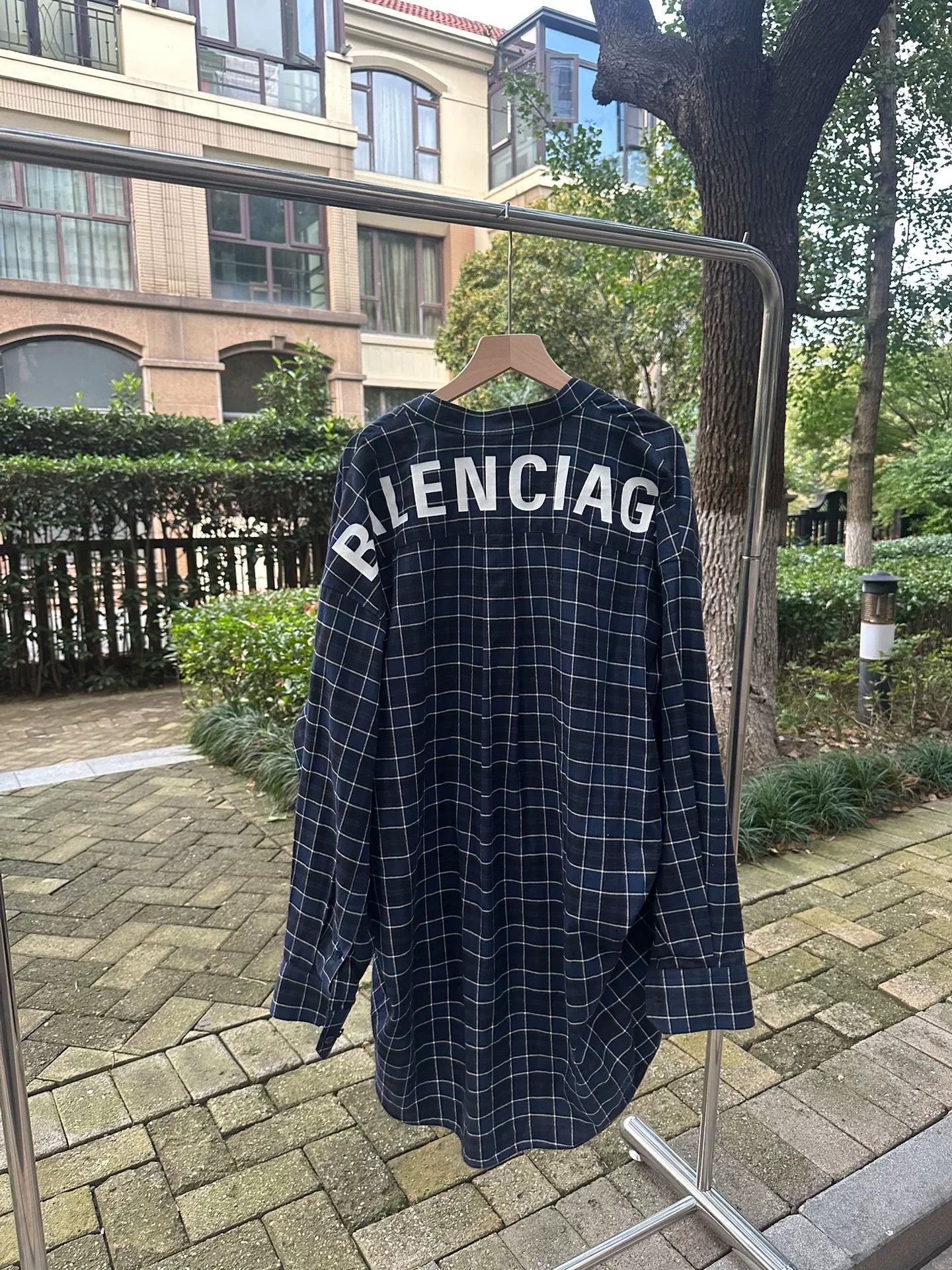 Balenciaga balenciaga logo print long sleeve shirt Size US S / EU 44-46 / 1 - 2 Thumbnail