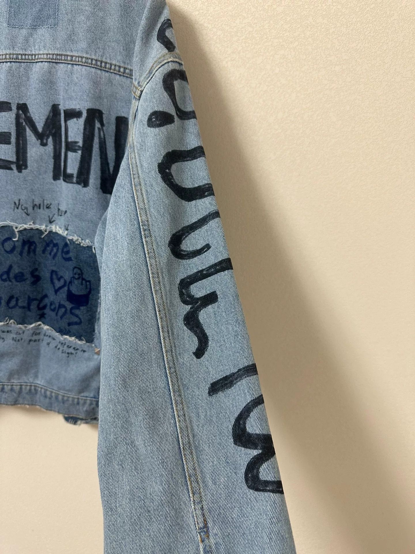 Vetements vetements graffiti studded denim jacket Size US S / EU 44-46 / 1 - 4 Thumbnail