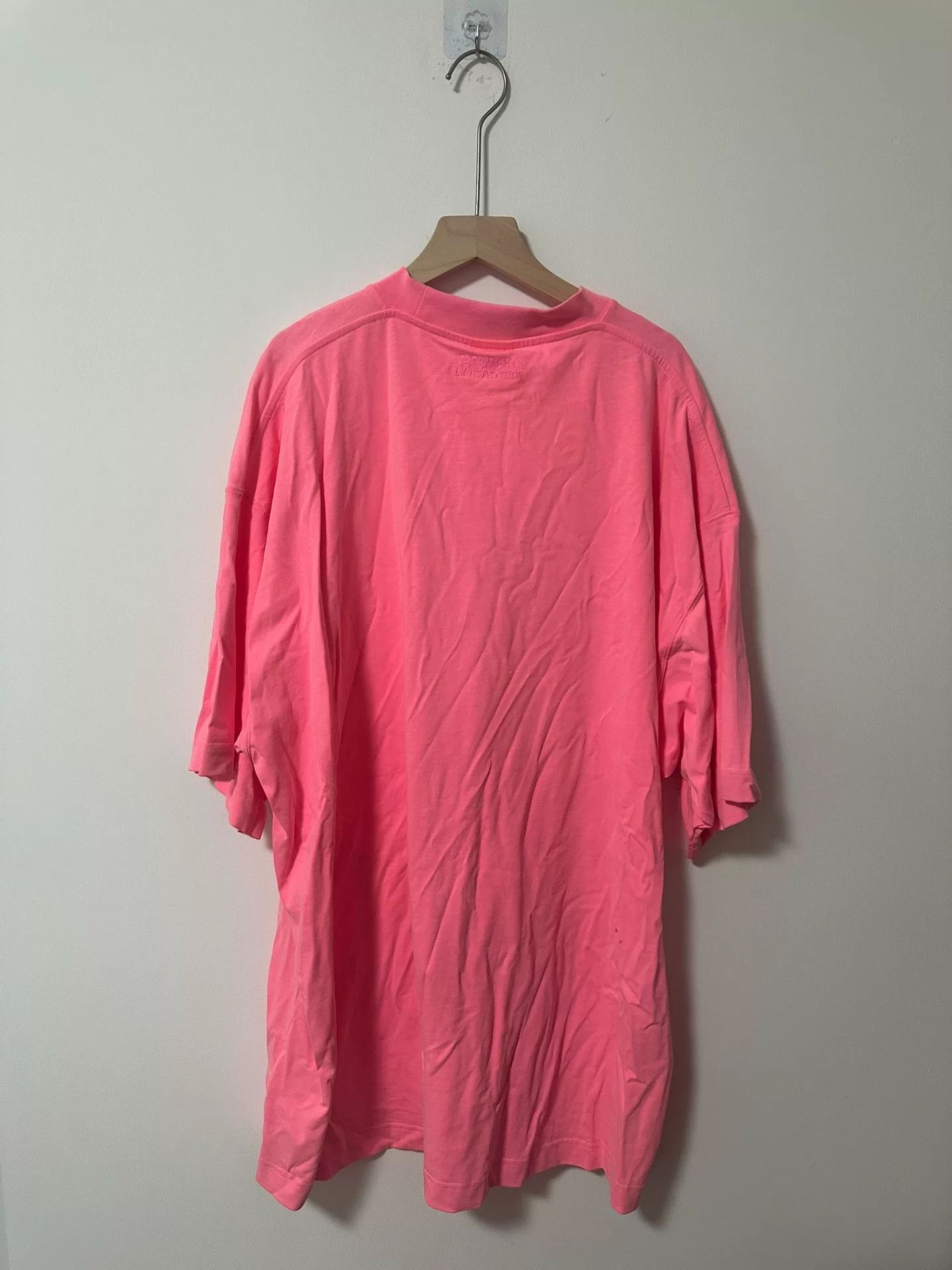Vetements vetements pink logo short sleeve shirt Size S / US 4 / IT 40 - 2 Thumbnail
