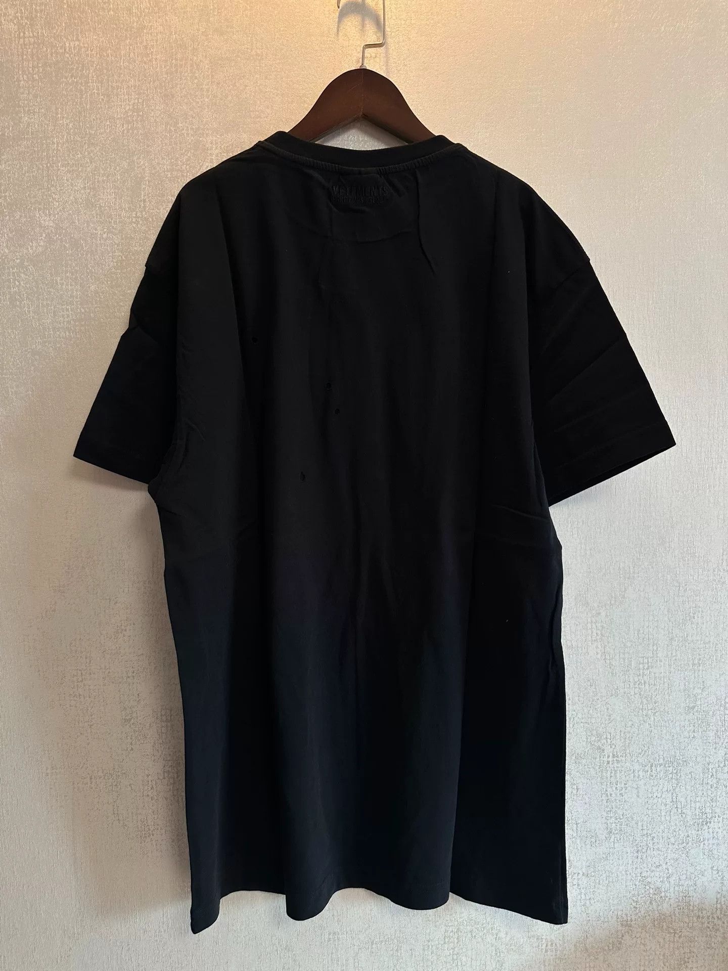 Vetements vetements distressed short sleeve t-shirt Size US L / EU 52-54 / 3 - 2 Thumbnail