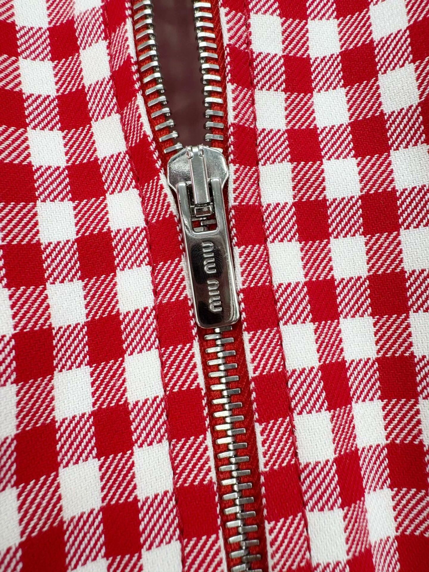 Miu Miu miu miu red and white checkered jacket Size US M / EU 48-50 / 2 - 5 Thumbnail