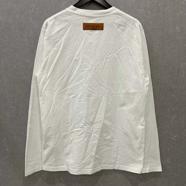 Louis Vuitton Louis Vuitton Embossed Logo Sweatshirt Size US XL / EU 56 / 4 - 2 Thumbnail