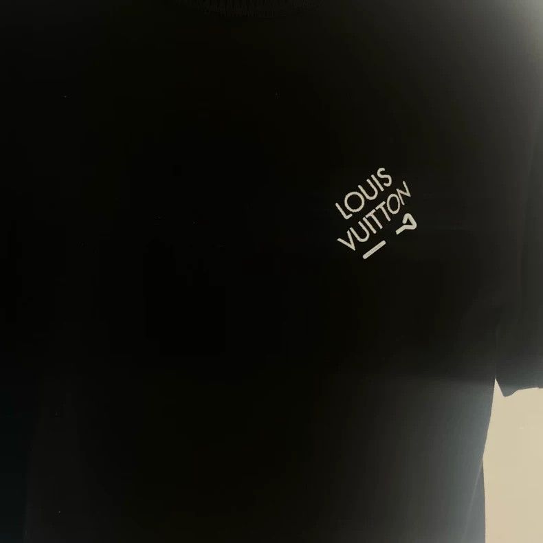 Louis Vuitton Louis Vuitton Embroidered Short Sleeve Tee Size US S / EU 44-46 / 1 - 3 Thumbnail