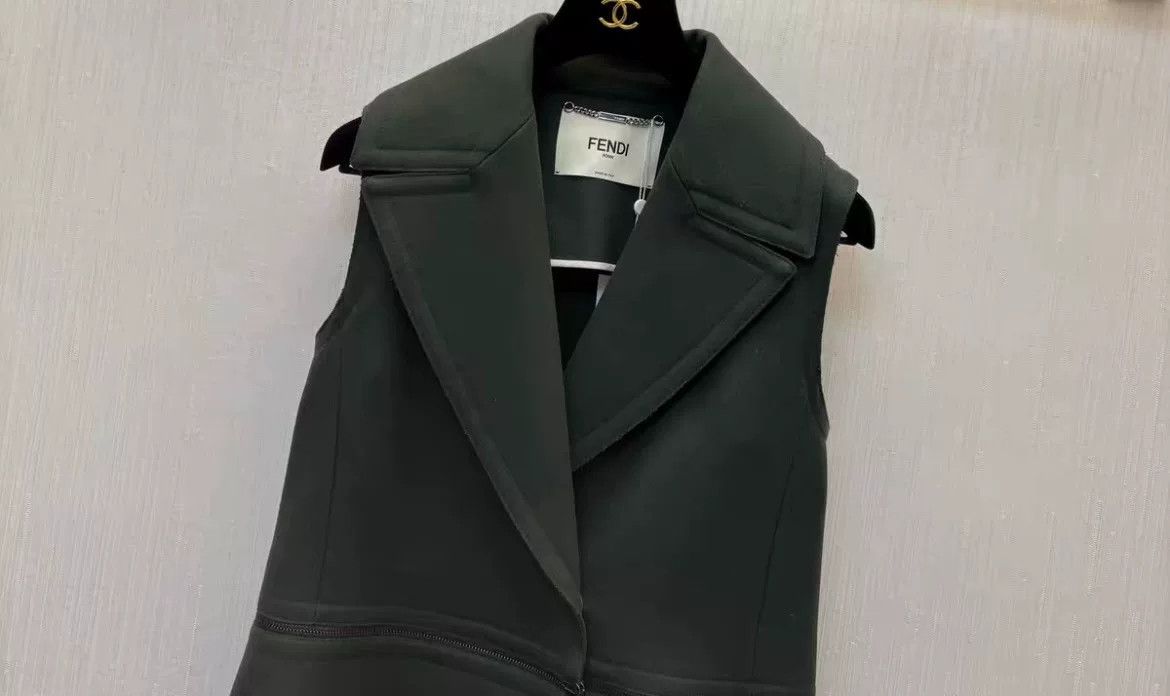 Fendi Fendi Fox Fur Detachable Vest Coat Size US S / EU 44-46 / 1 - 2 Thumbnail