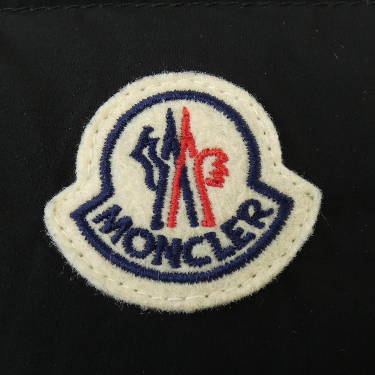 Moncler Moncler Moncler LANDE Down Vest Others Outerwear LANDE DUTY FREE for USA Size ONE SIZE - 7 Thumbnail