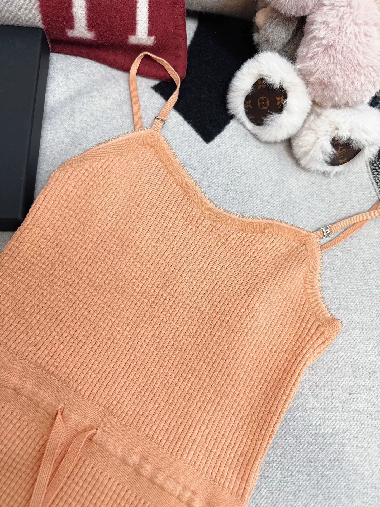 Chanel orange waffle knit spaghetti strap top Size US M / EU 48-50 / 2 - 7 Thumbnail
