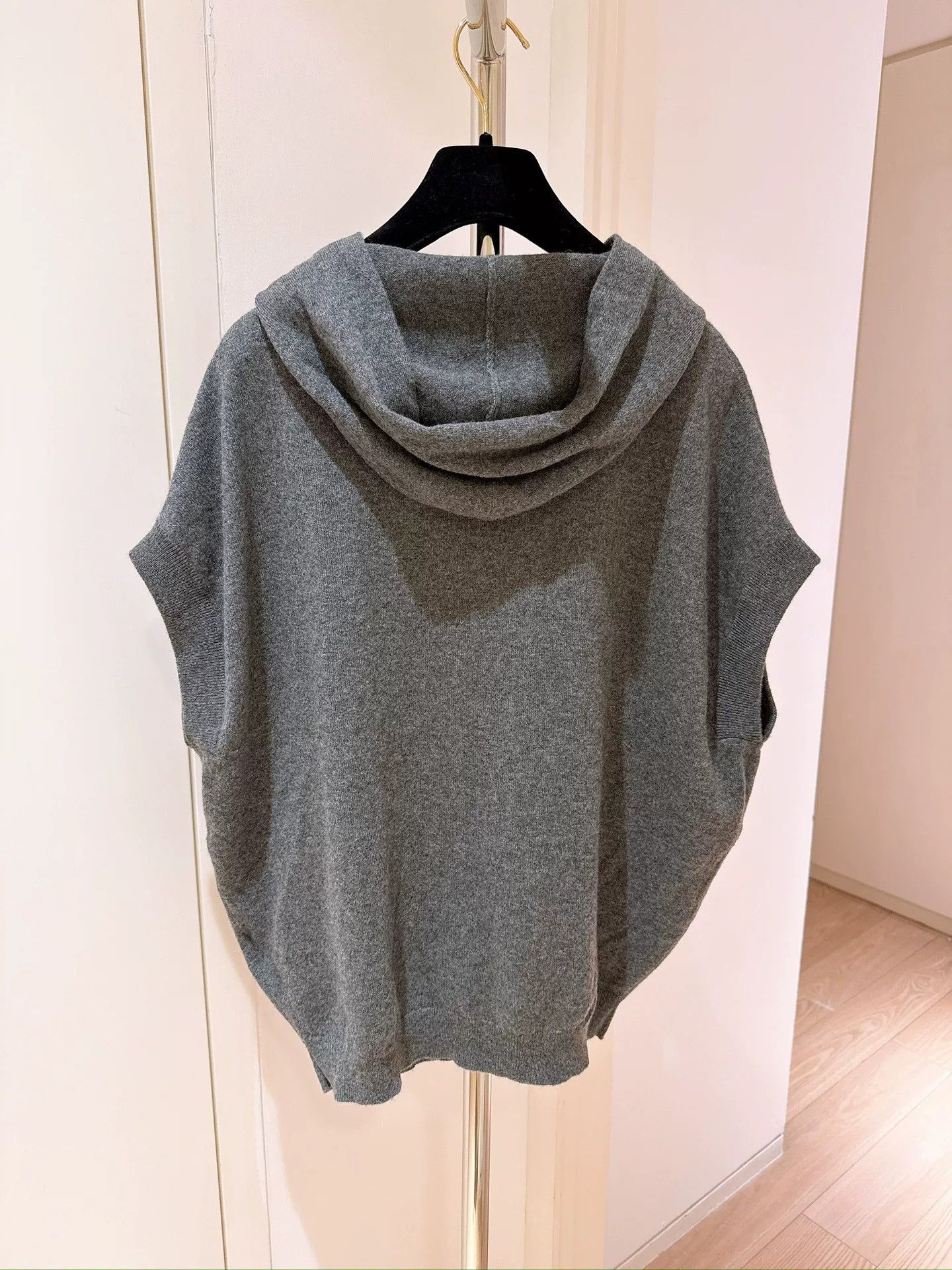 Brunello Cucinelli Brunello Cucinelli Beaded Cashmere Hoodie Size US S / EU 44-46 / 1 - 2 Thumbnail