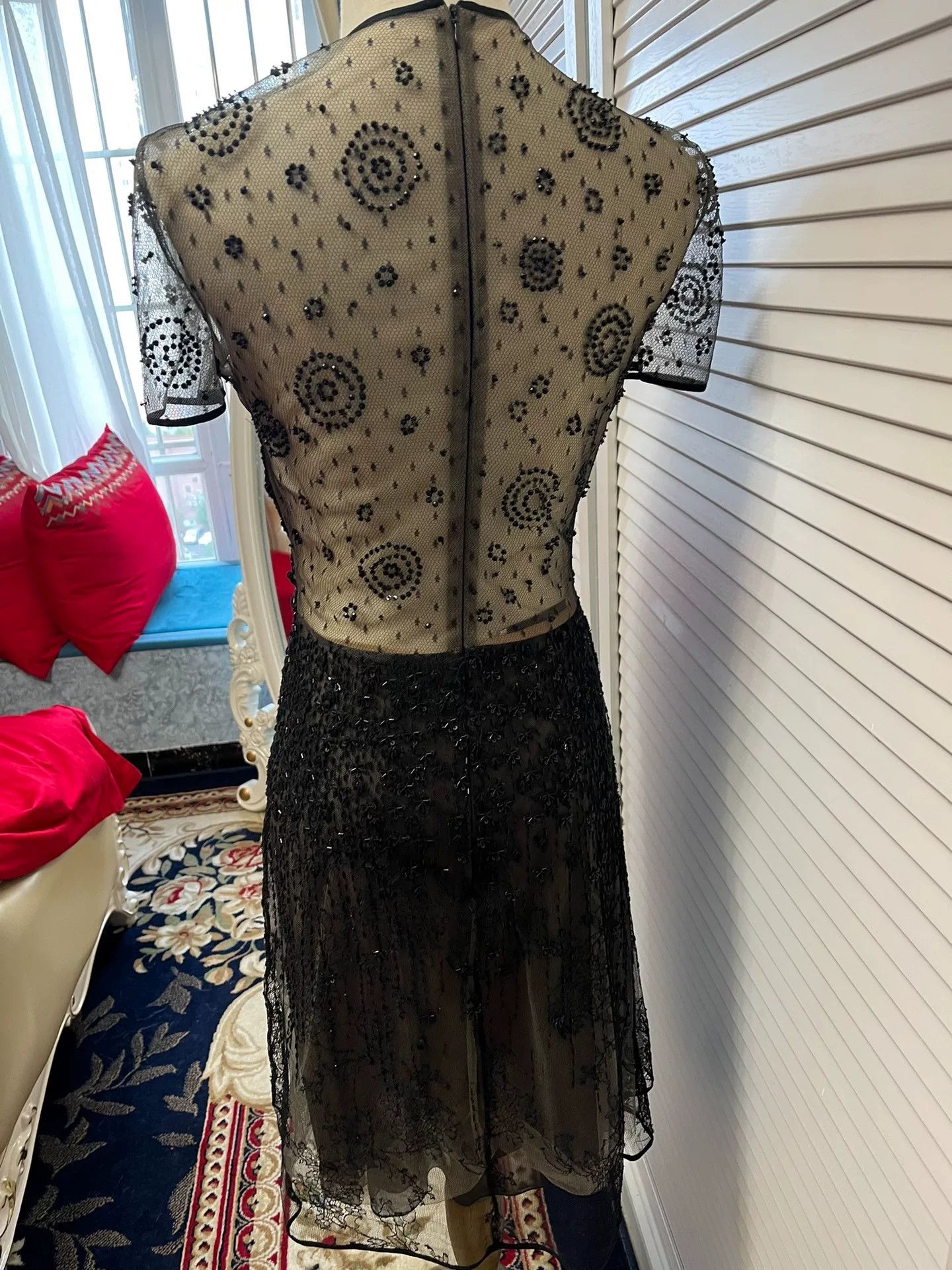 Valentino Valentino Runway Beaded Lace Dress Size US 38 / EU 54 - 8 Thumbnail