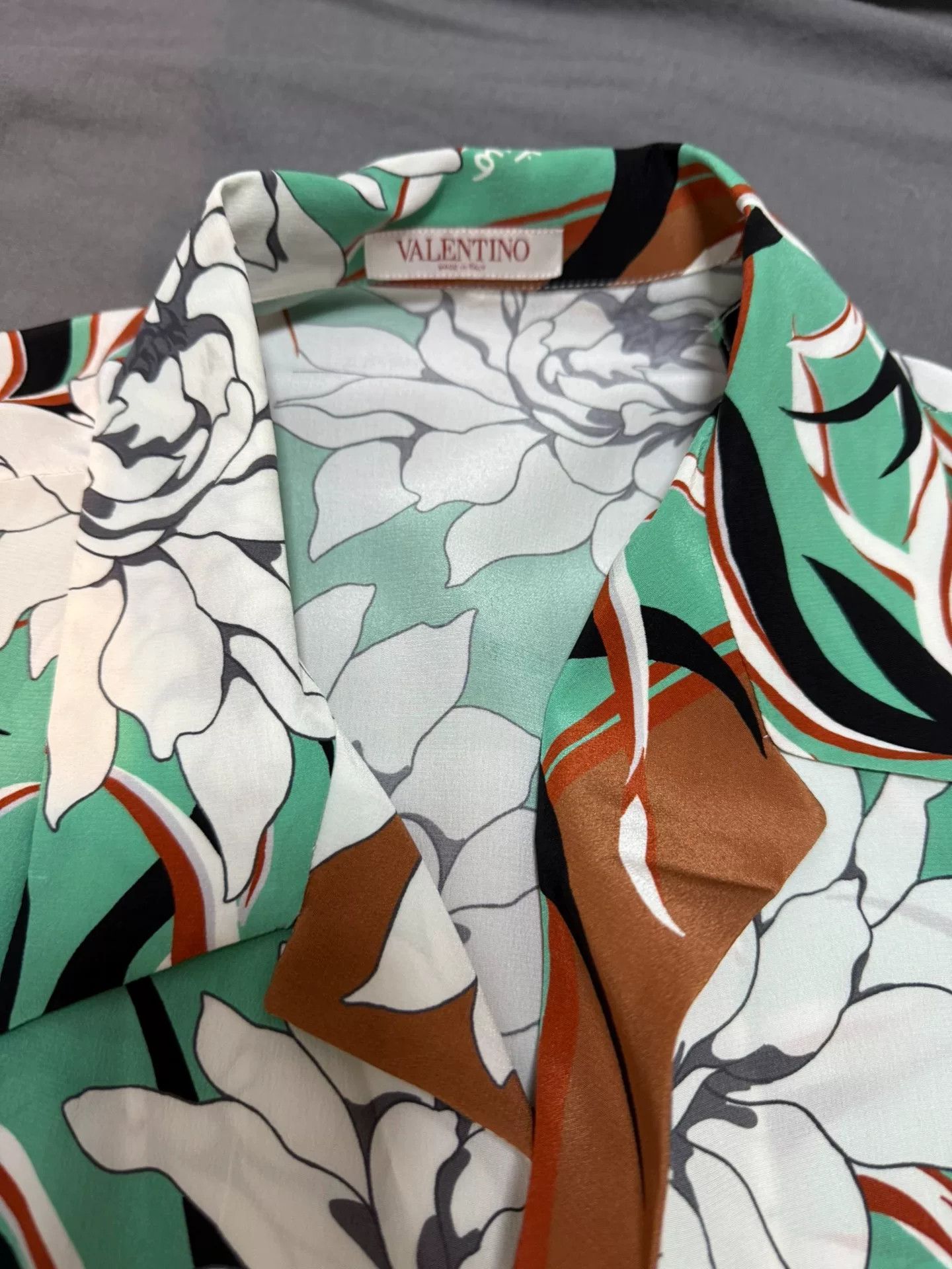 Valentino Valentino Silk Floral Button-Up Shirt Size US L / EU 52-54 / 3 - 2 Thumbnail
