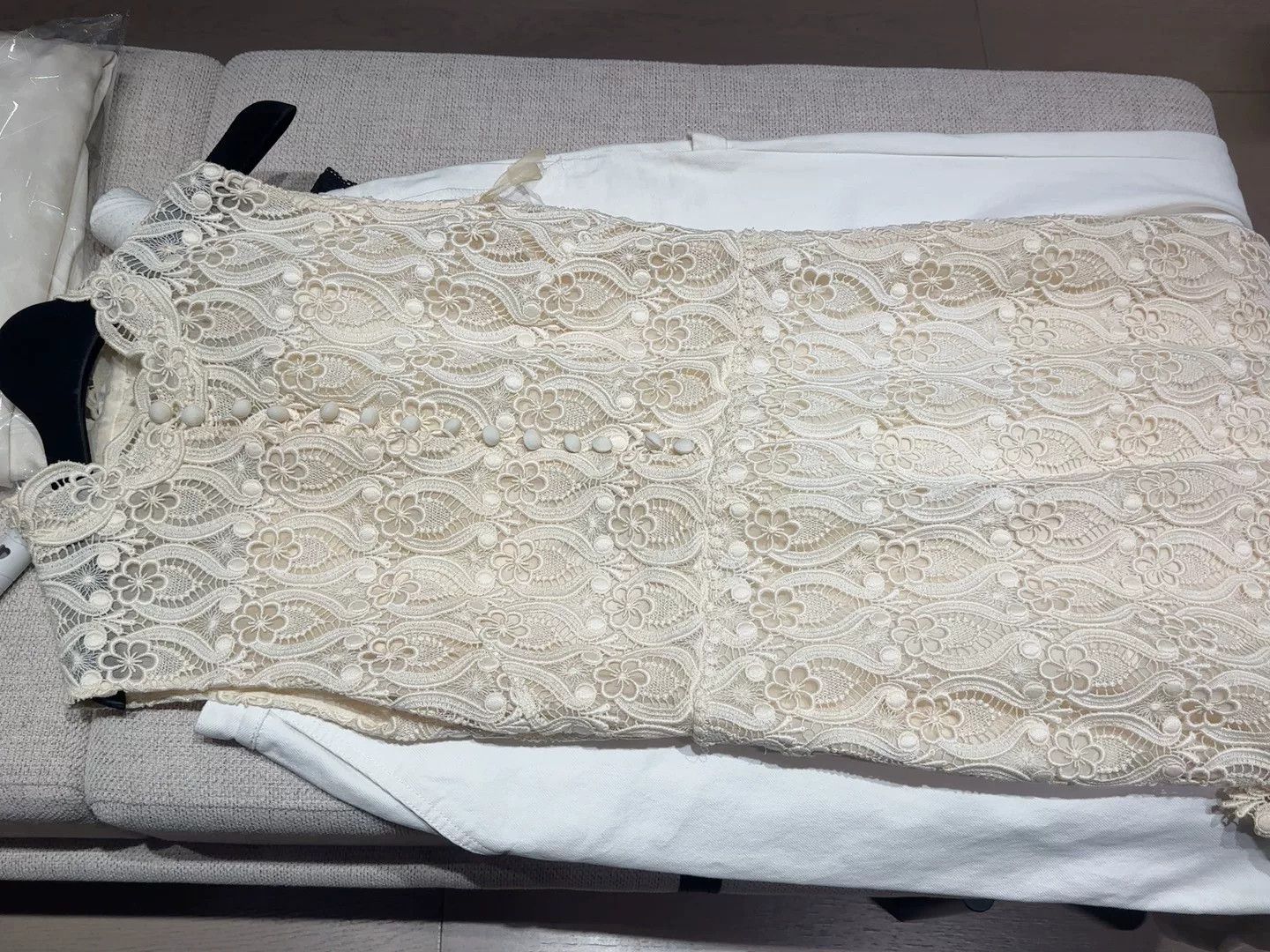 Valentino Valentino Beige Cape Dress Two-Piece Size US M / EU 48-50 / 2 - 5 Thumbnail
