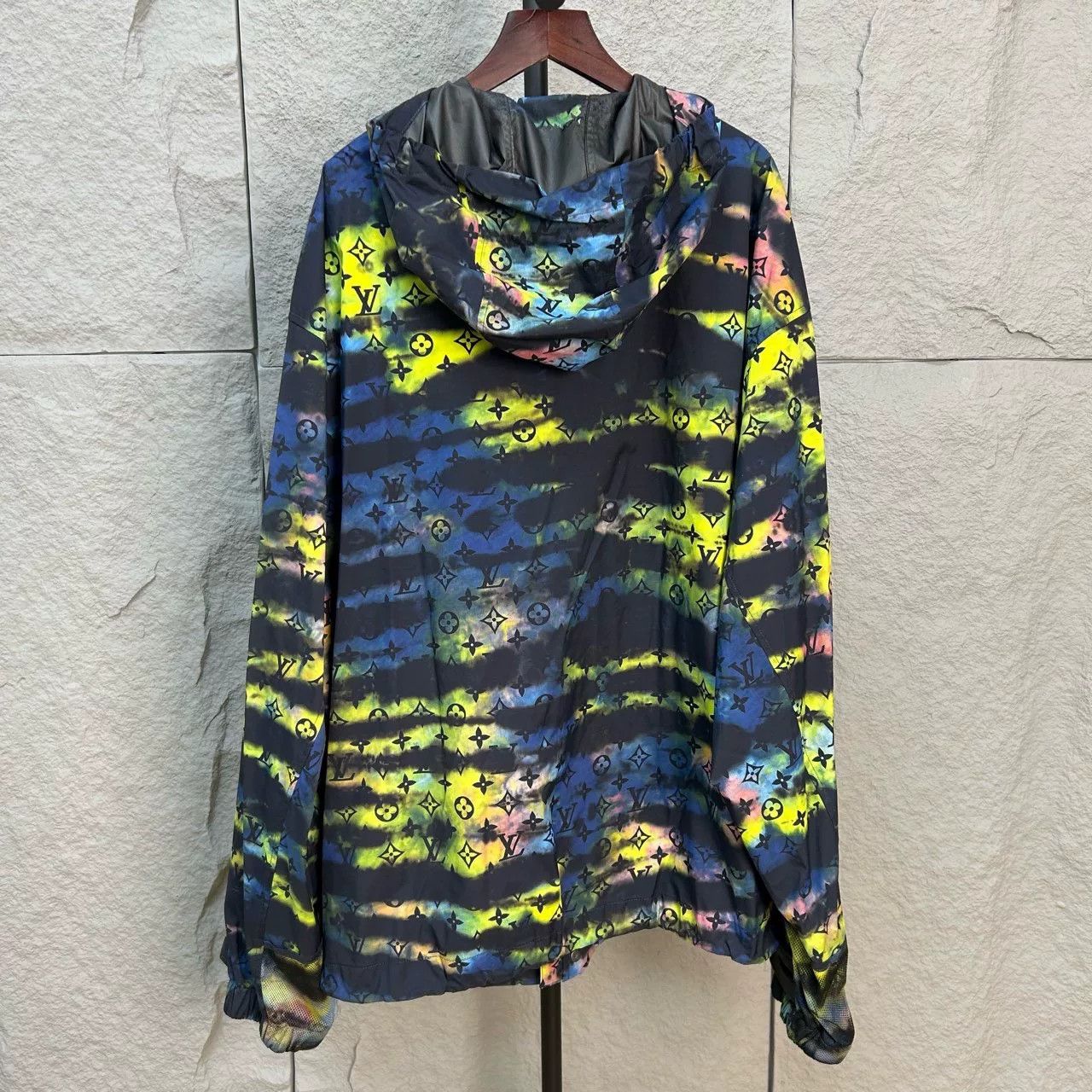 Louis Vuitton Louis Vuitton Tie-Dye Monogram Windbreaker Size US L / EU 52-54 / 3 - 2 Thumbnail