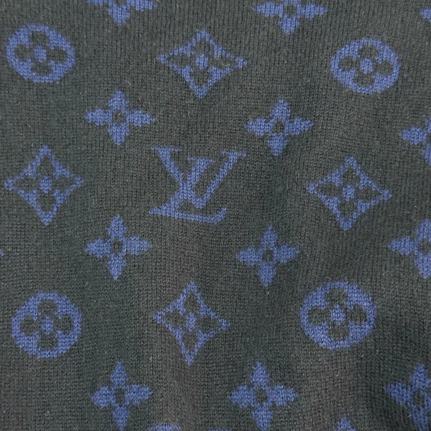 Louis Vuitton LV Blue Cashmere Sweater Back Logo 4L Size US L / EU 52-54 / 3 - 7 Thumbnail