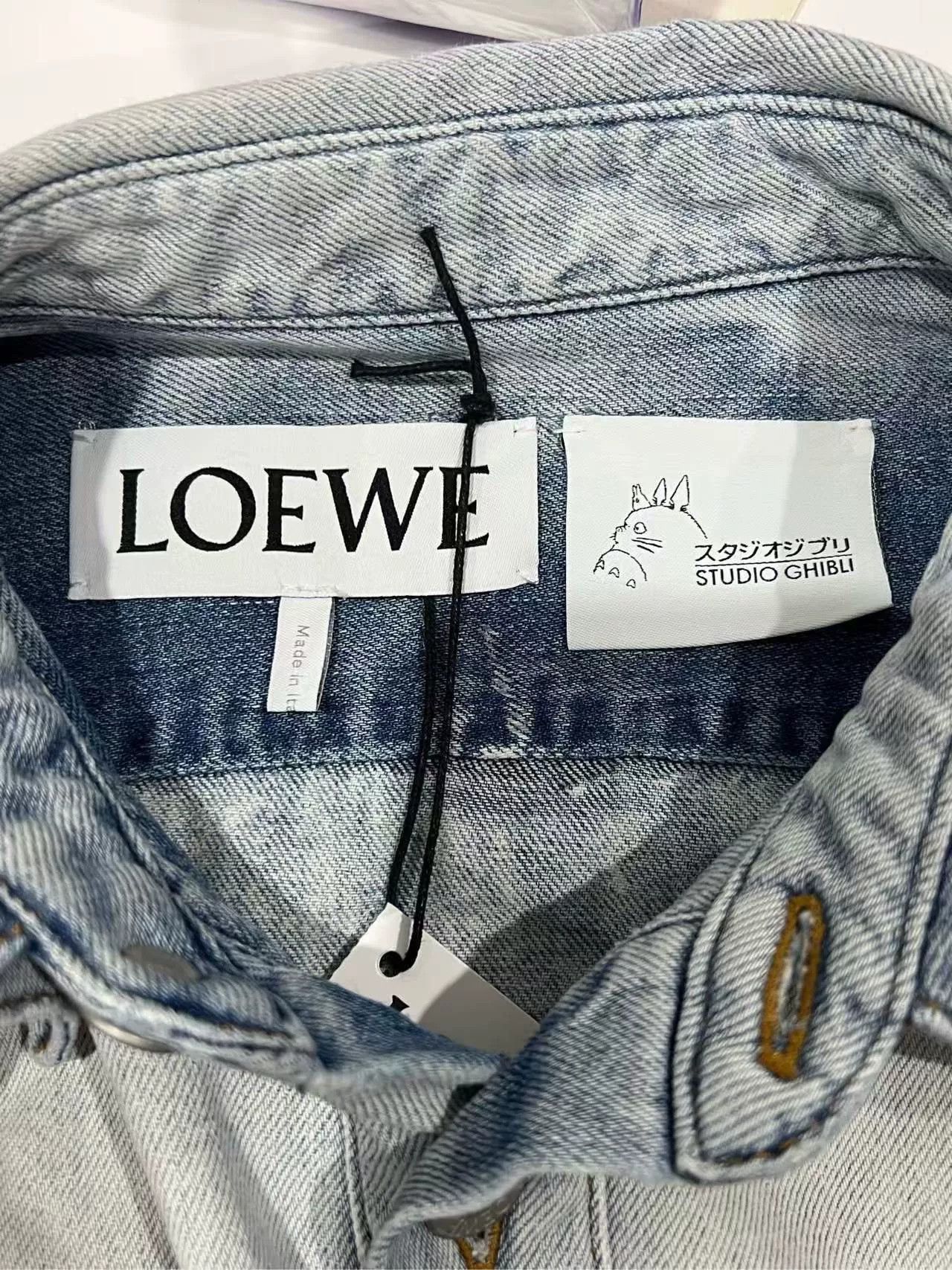 Loewe Loewe Miyazaki Castle Embroidered Denim Shirt Size US L / EU 52-54 / 3 - 5 Thumbnail