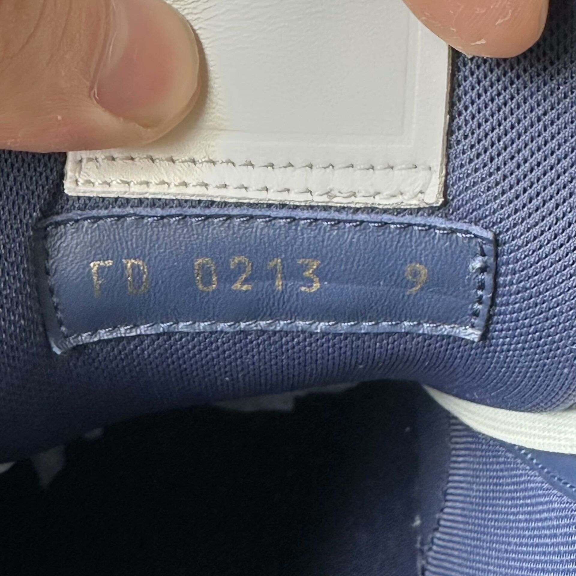 Louis Vuitton Louis Vuitton White Blue Sneakers Size US 9 / EU 42 - 6 Thumbnail