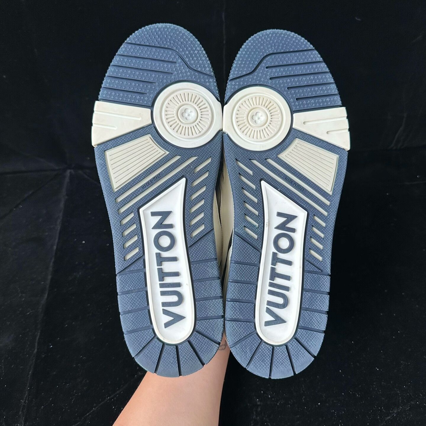 Louis Vuitton Louis Vuitton White Blue Sneakers Size US 9 / EU 42 - 7 Thumbnail