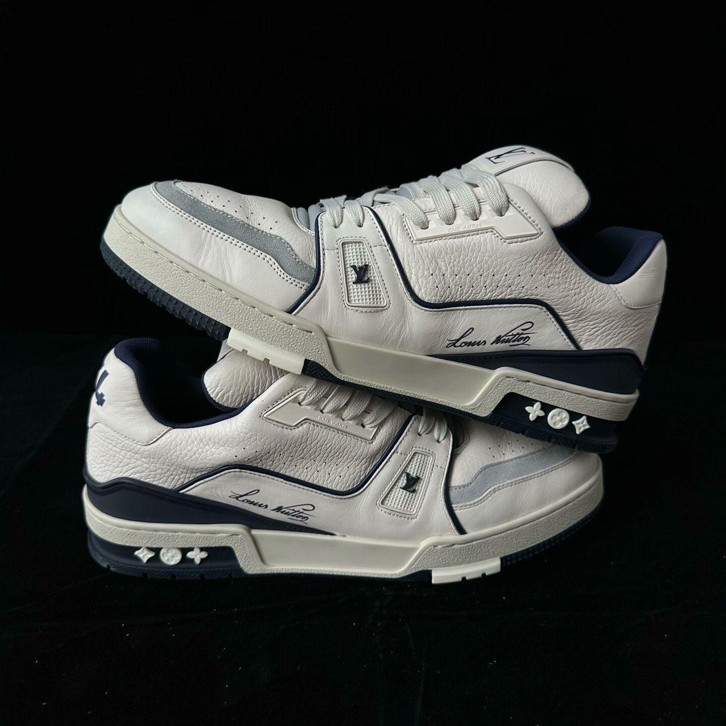 Louis Vuitton Louis Vuitton White Blue Sneakers Size US 9 / EU 42 - 3 Thumbnail