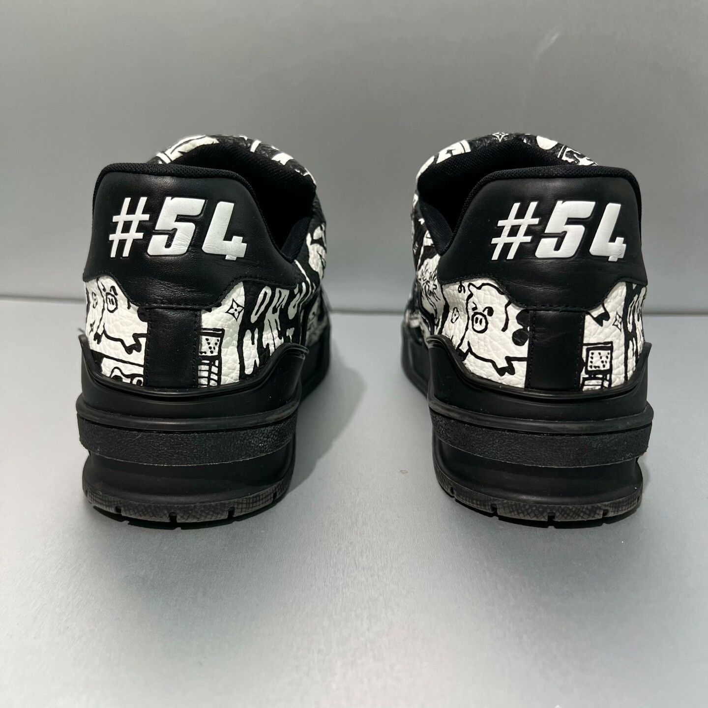 Louis Vuitton Louis Vuitton Trainer Black White Graffiti Sneakers Size US 9 / EU 42 - 8 Thumbnail